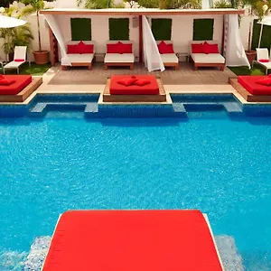 Hotel S